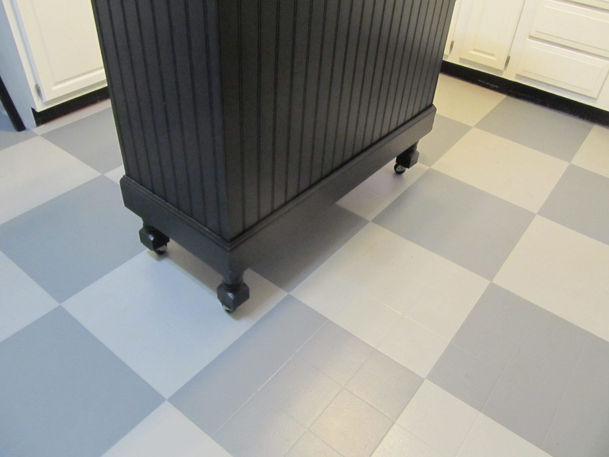 How I Painted My Vinyl Floor My Repurposed Life™