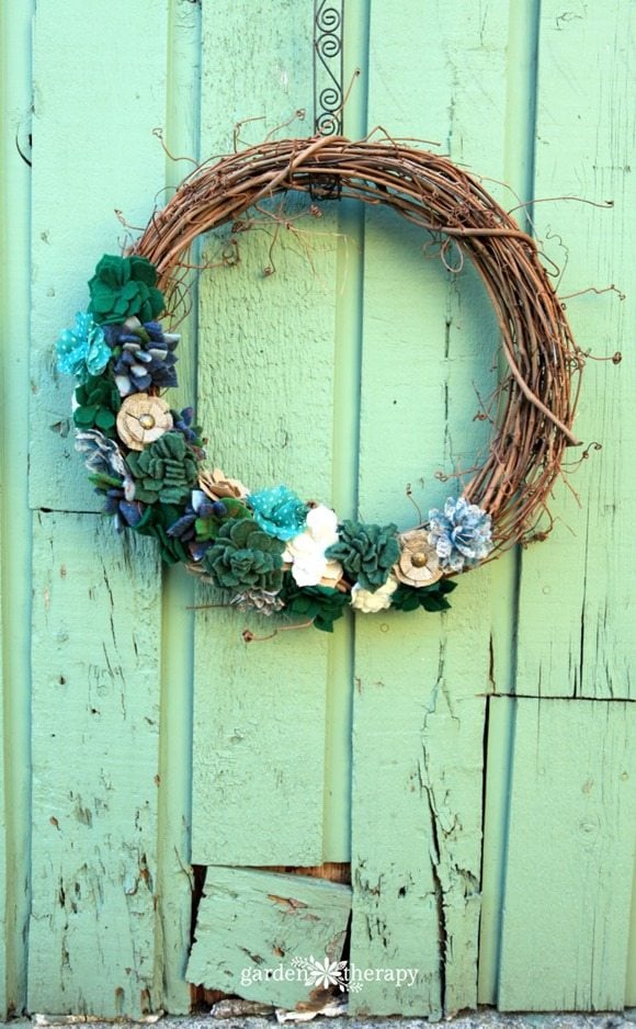 Felt Succulent Wreath featured at Talk of the Town - www.knickoftime.net