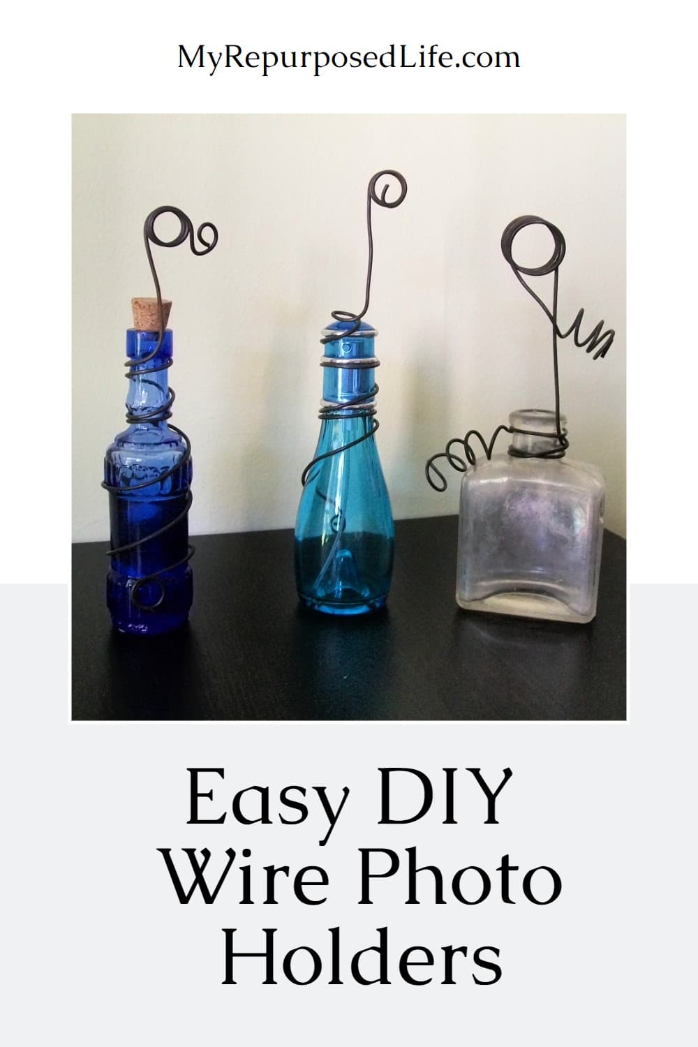 How to make a photo holder using vintage bits and pieces of spindles, and more. Easy project to display your favorite photos. via @repurposedlife