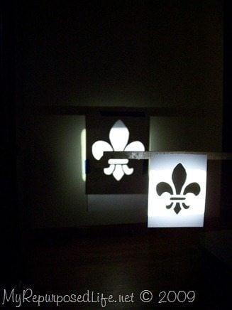 Fleur-de-lis window