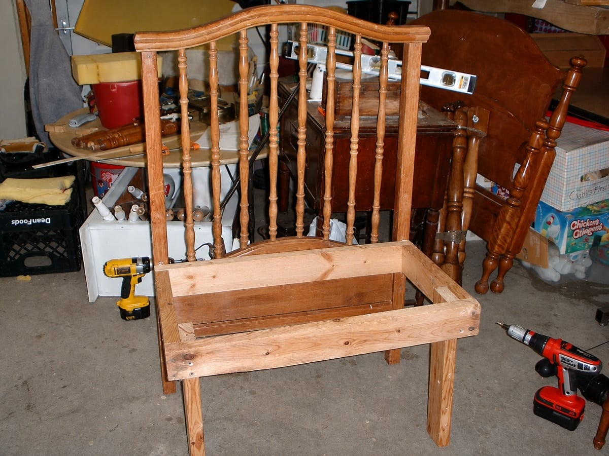 simple box construction for a baby bed bench