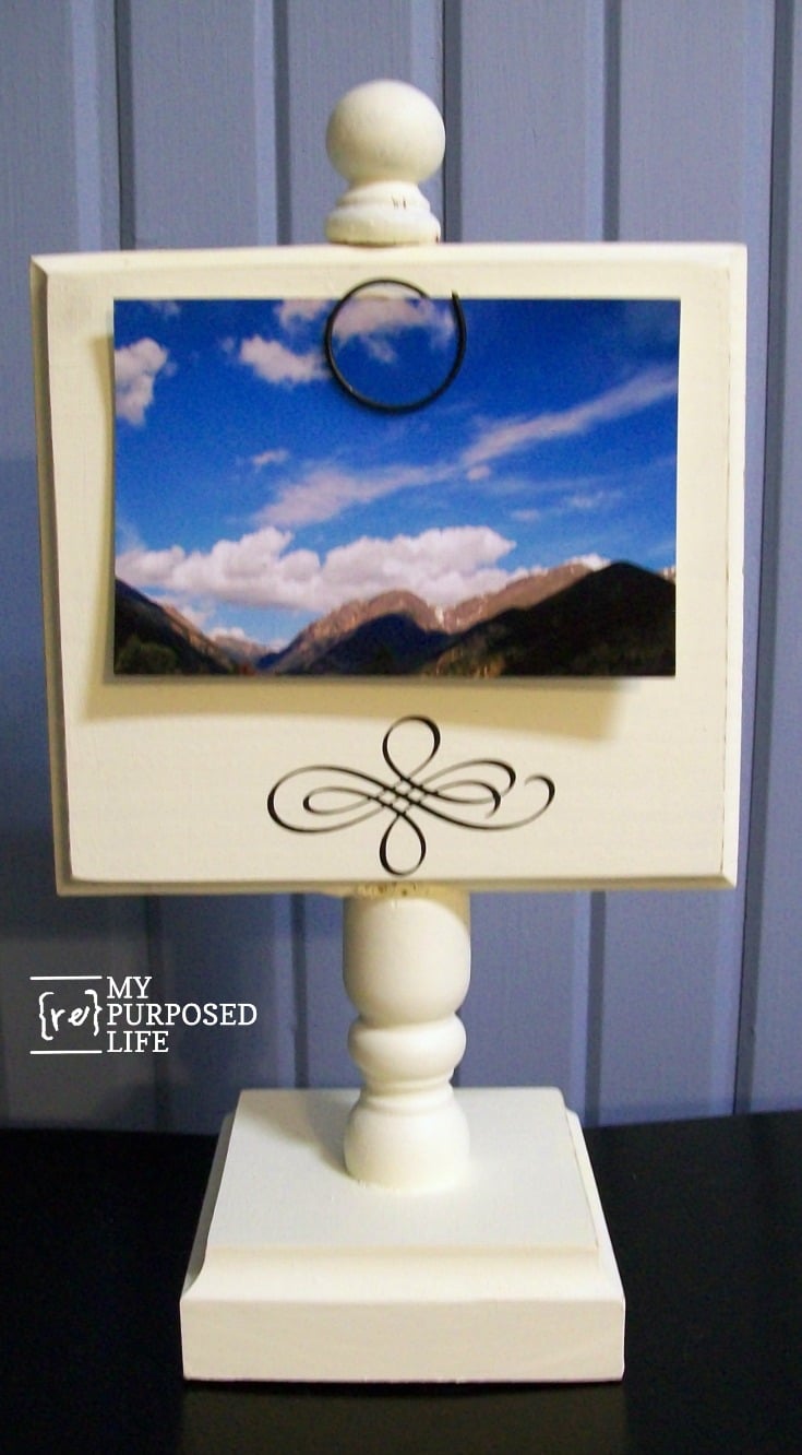 how to make a photo display stand using bits and pieces of old chairs and spindles, and scrap lumber. Easy weekend project. #MyRepurposedLife #repurposed #spindle #pedestal #photo #display via @repurposedlife