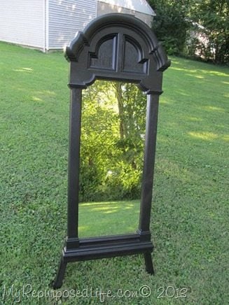 painted black pastic mirror frame
