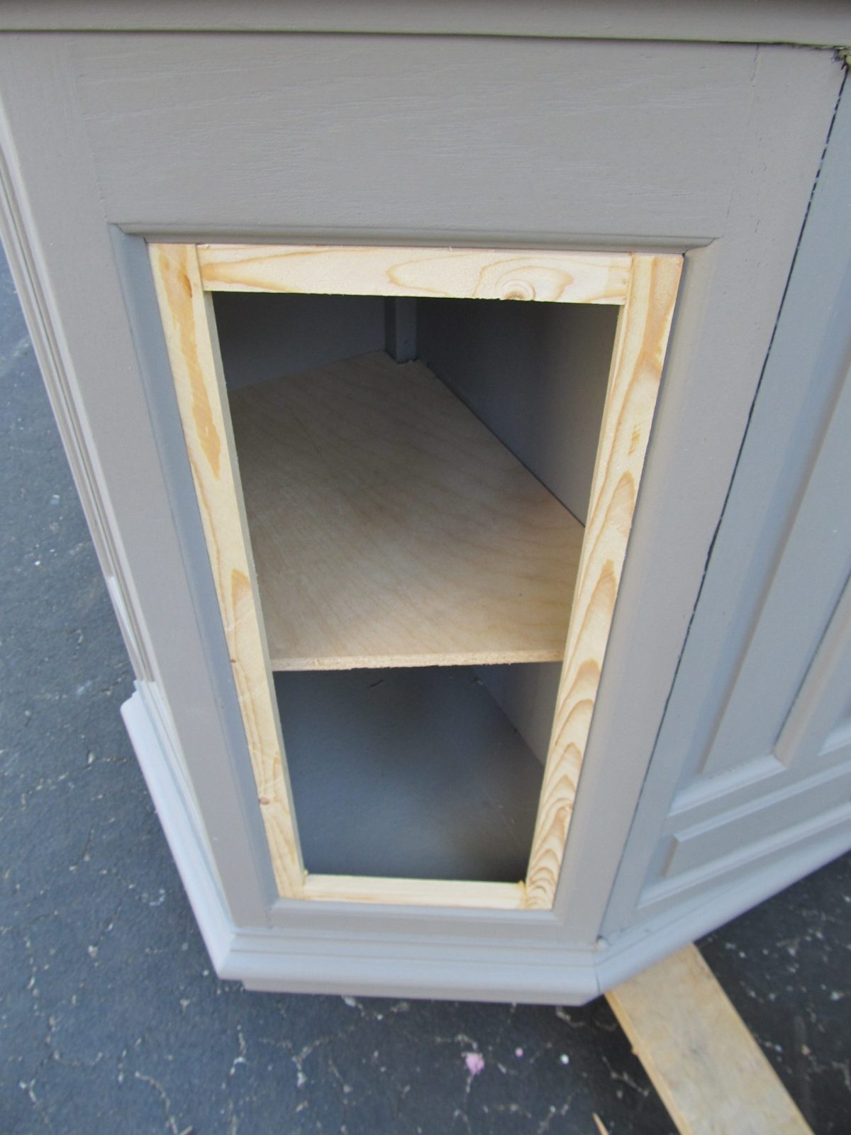 make a faux door frame