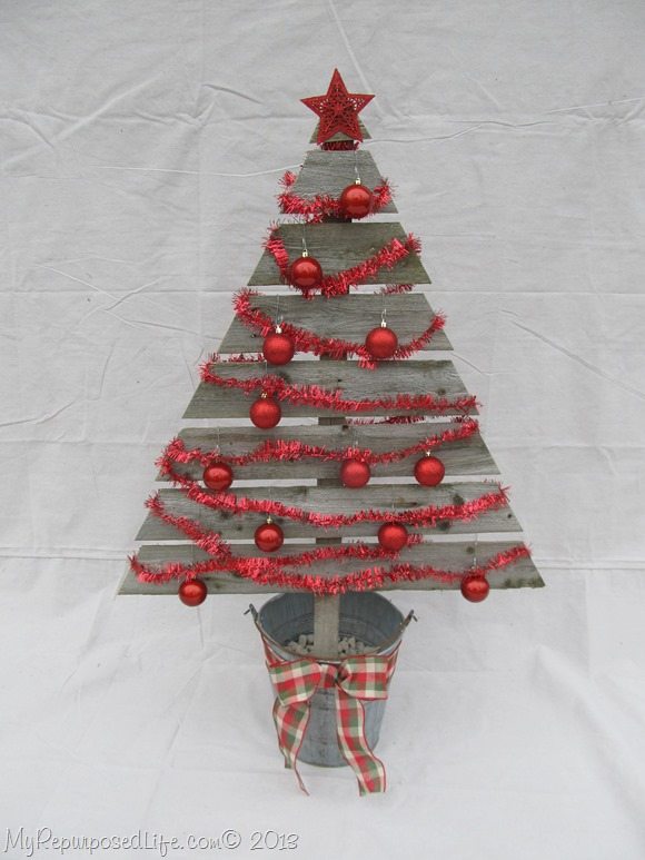 decorated-rustic-Christmas-tree