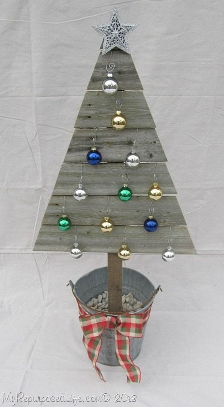 wooden-Christmas-tree-ornaments