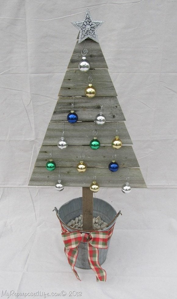 wooden-Christmas-tree-ornaments