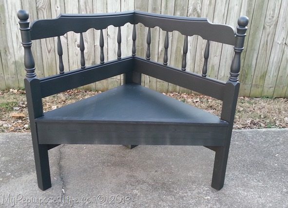 headboard-corner-bench