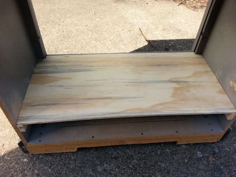 notched-plywood-shelf