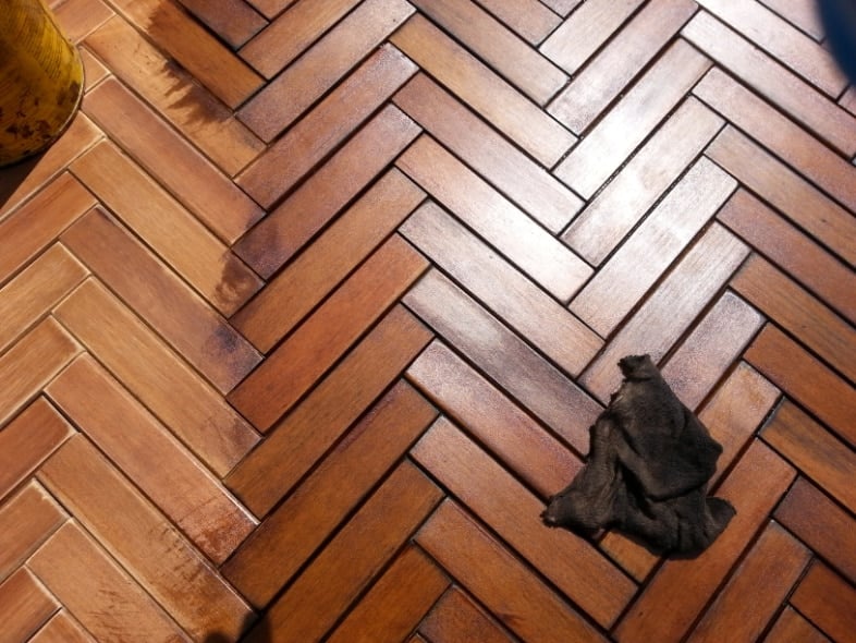 staining the wooden slats