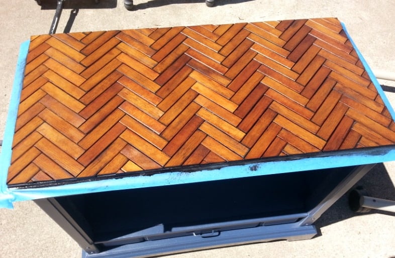 wooden-herringbone-slatted-table-stained