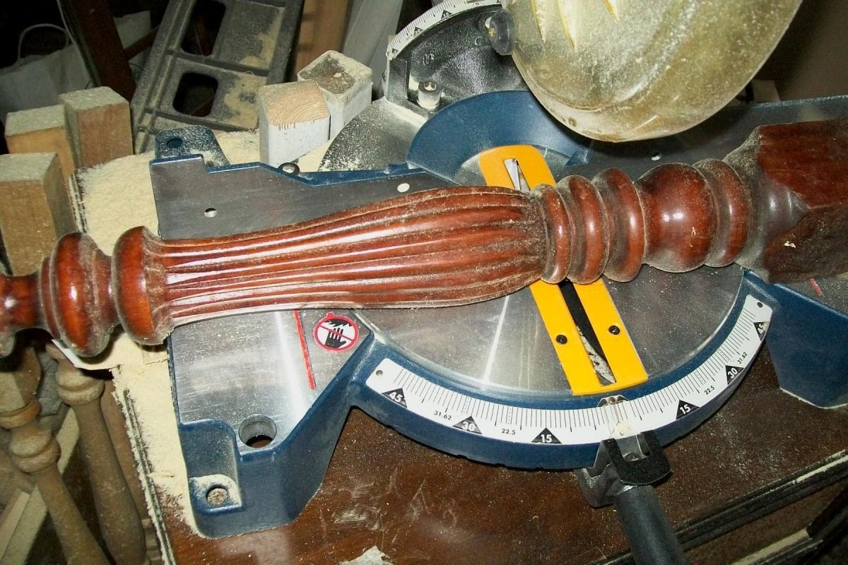 how to cut a bedpost on a mitrer saw