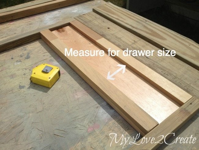 Measuring the opening for the drawer