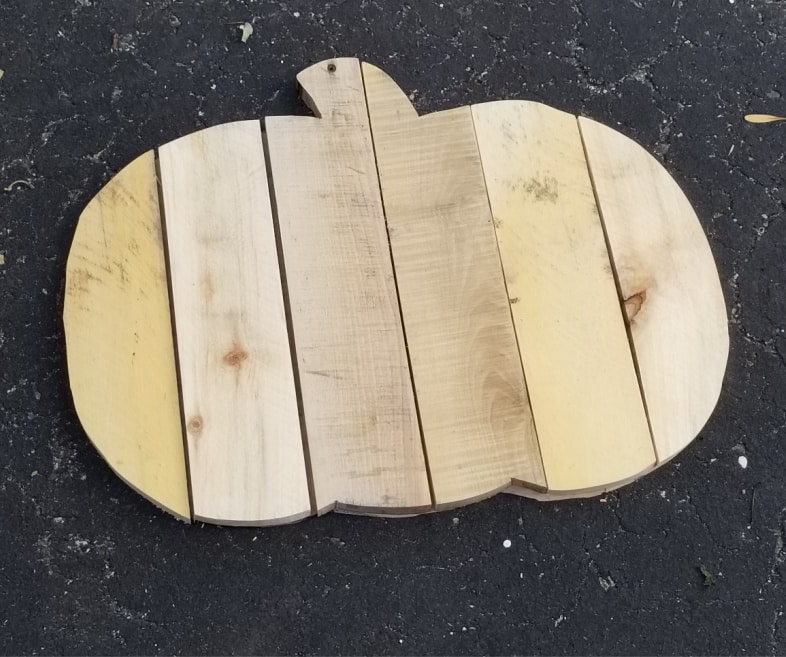rustic pallet boards in the shape of a pumpkin