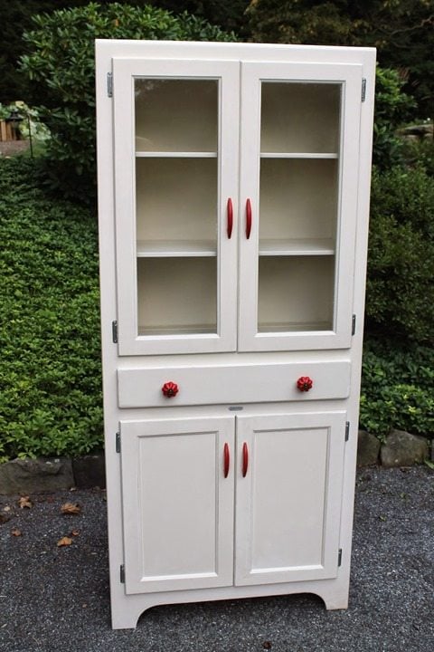 red-white-country-cupboard