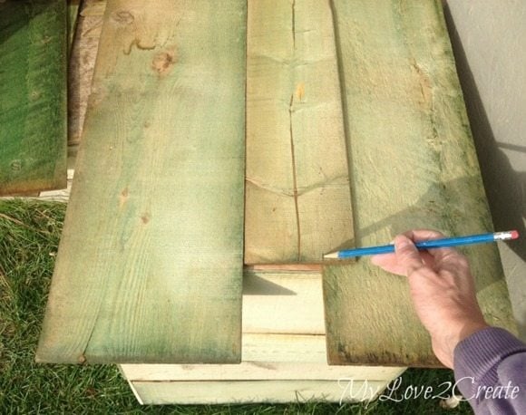 Measuring bottom boards for the crates