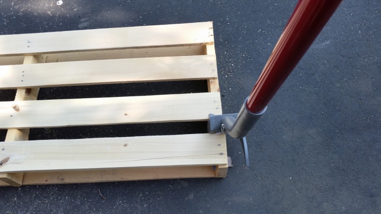 deckwrecker prying pallet apart