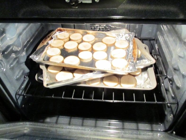 wood slices drying in the oven