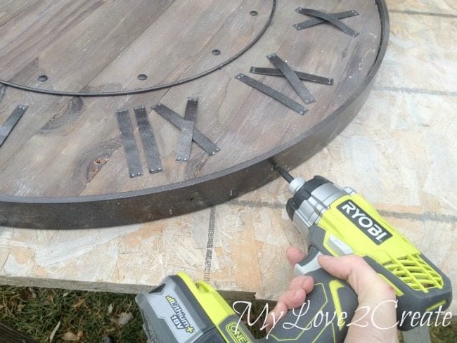 MyLove2Create, Large Rustic Clock