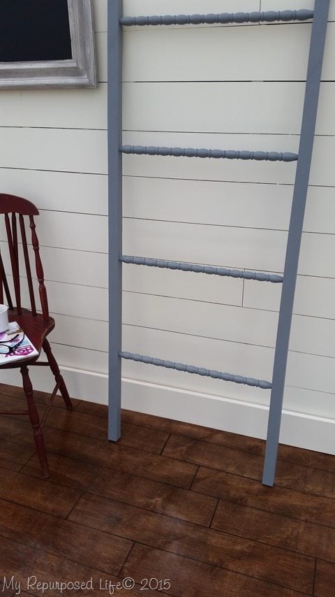 gray-diy-easy-blanket-ladder