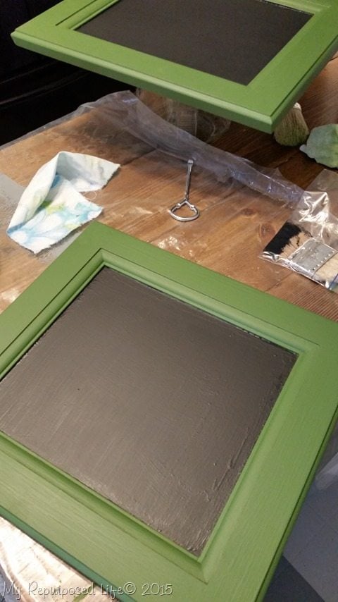 chalkboard-paint-small-cabinet-door-easel