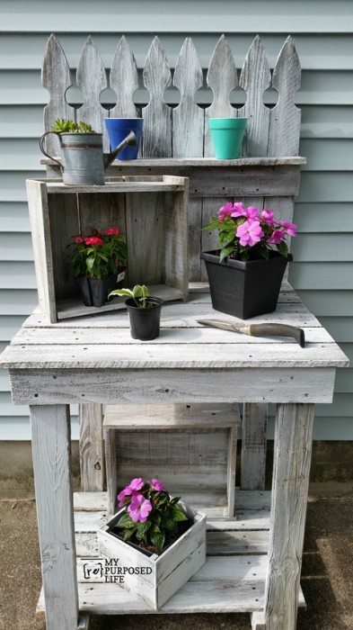 Easy Reclaimed Wood Outdoor Beverage Station