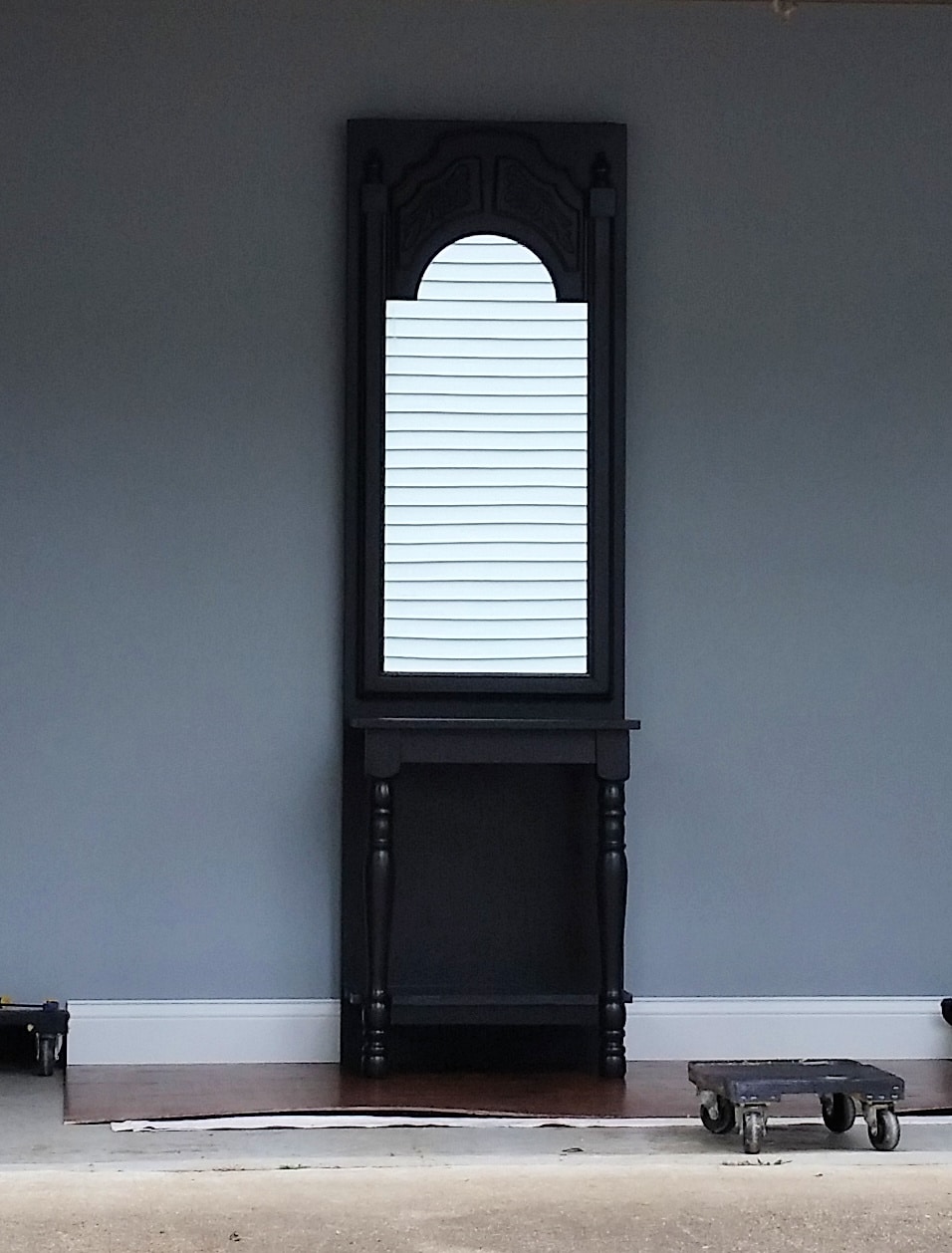 pretty DIY entryway table