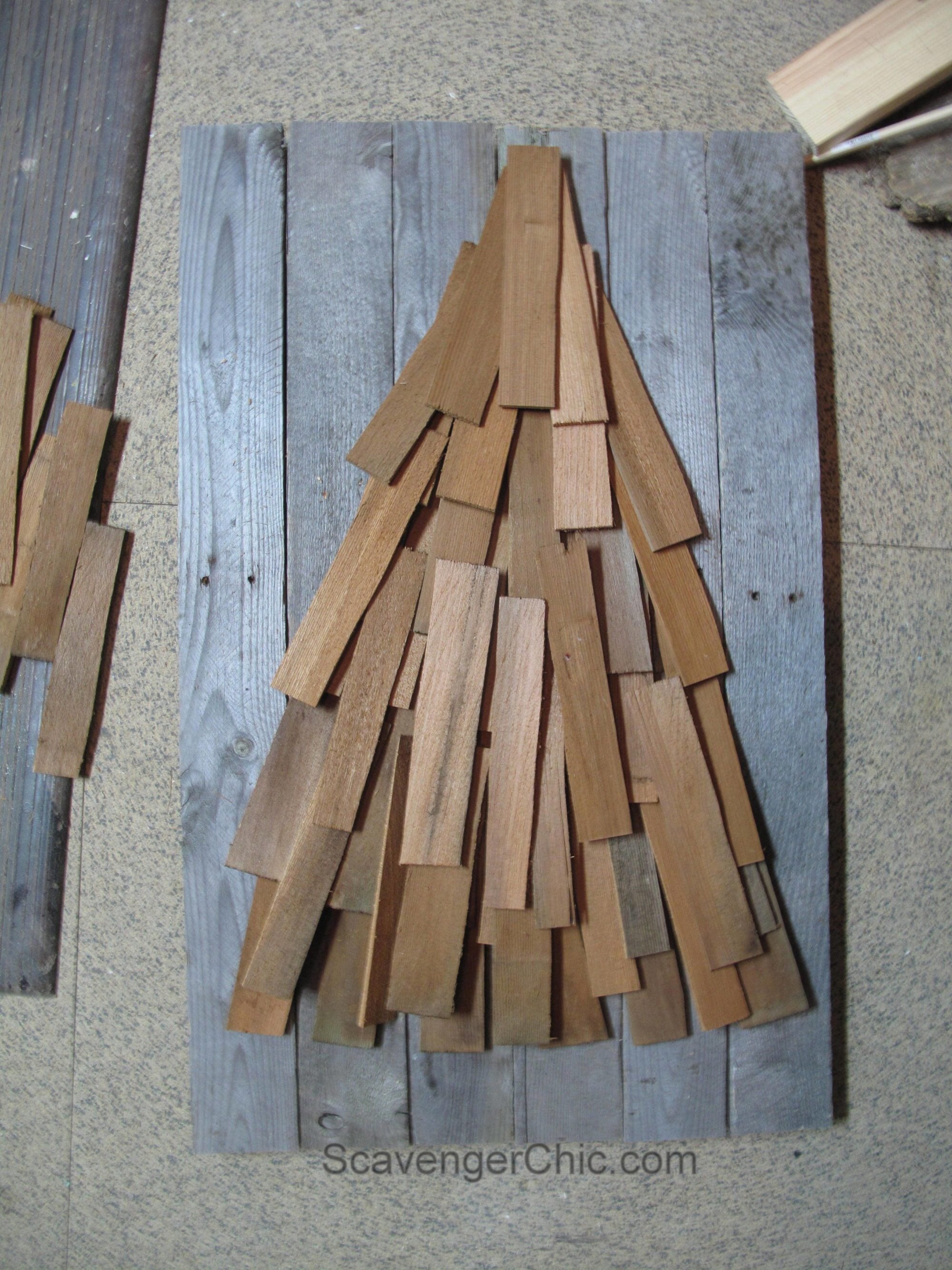 Pallet Wood Christmas Tree diy - My Repurposed Life®