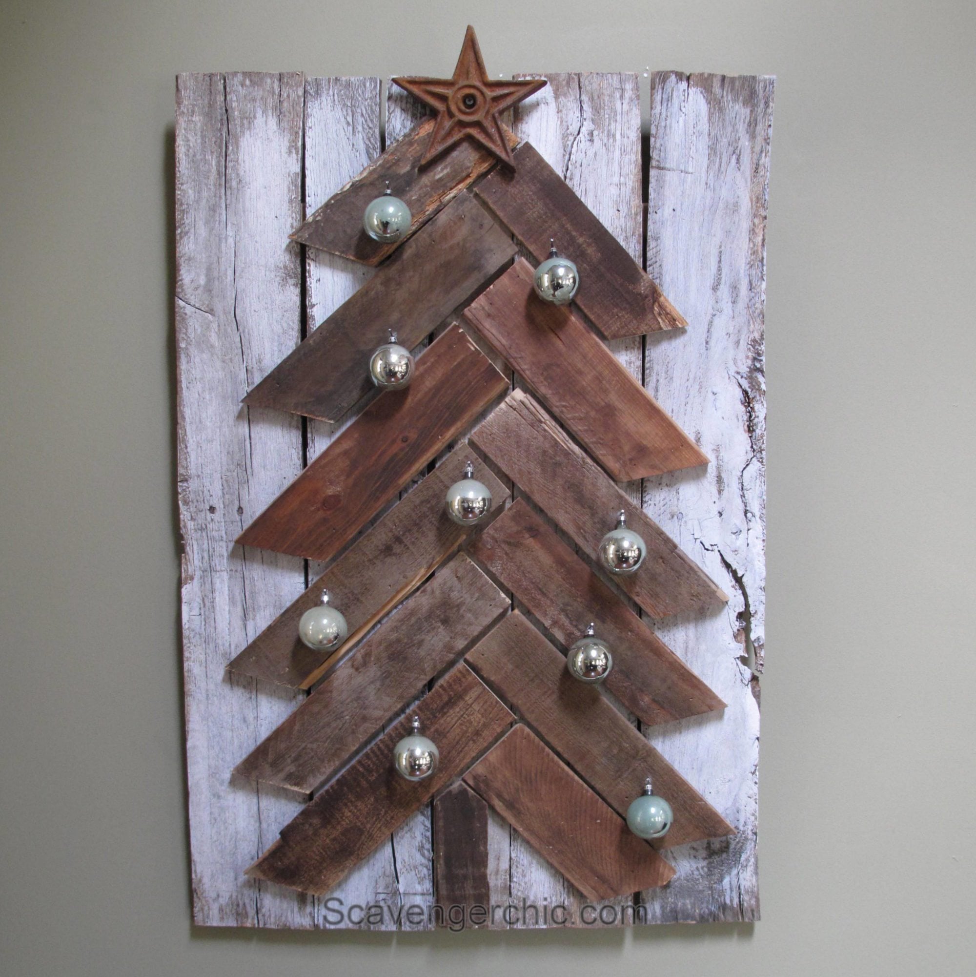 Pallet Wood Christmas Tree diy - My Repurposed Life®