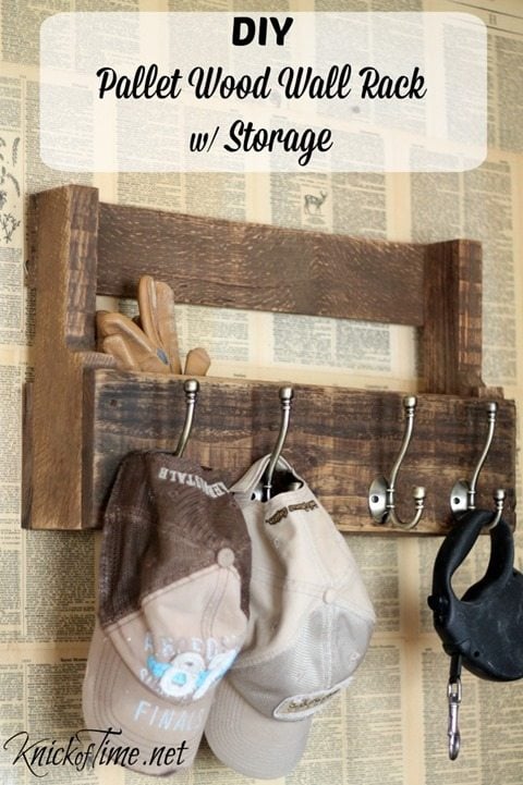 Pallet-Wood-Wall-Storage-Rack-via-KnickofTime.net_