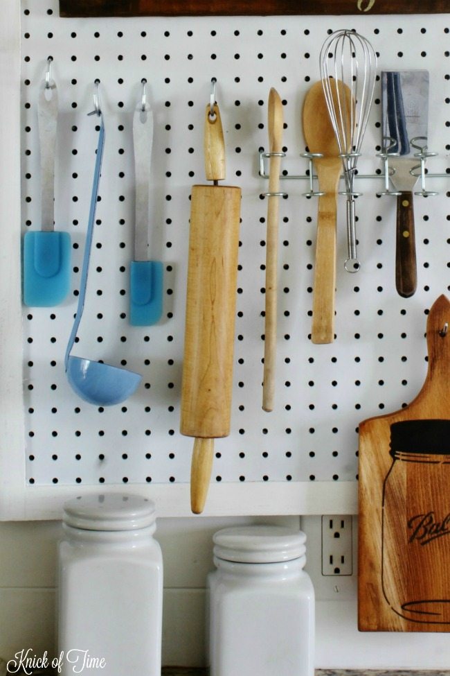 Save drawer space in the kitchen with this DIY organizer - Knick of Time