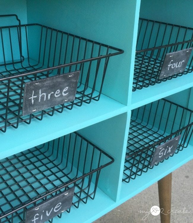 DIY chalkboard labels on wire baskets for repurposed furniture