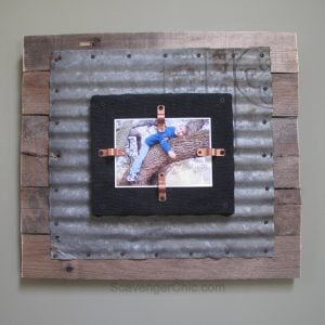 Corrugated Tin and Pallet Wood Frame