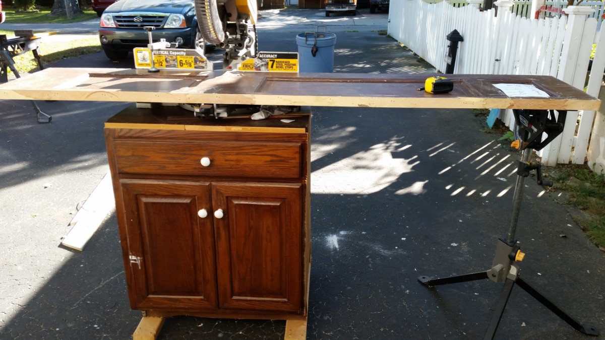 how to cut door on compound sliding miter saw