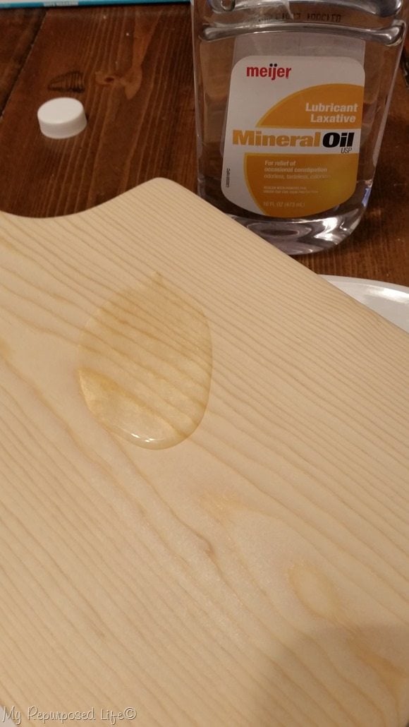 apply food safe mineral oil to new diy cutting board