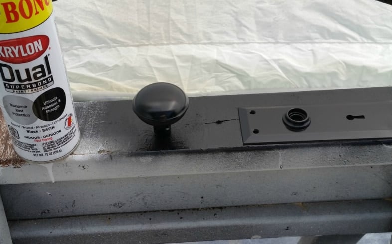 spray paint doorknob door plate black