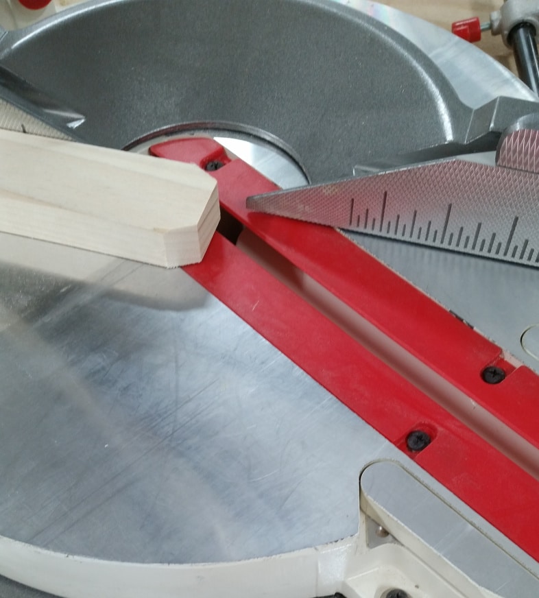 cut tv tray table legs on miter saw