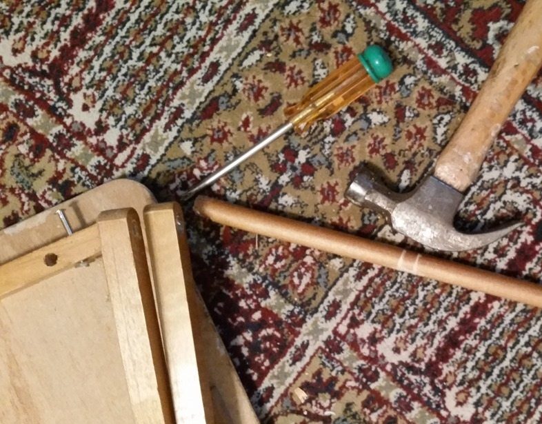 remove dowel from table legs