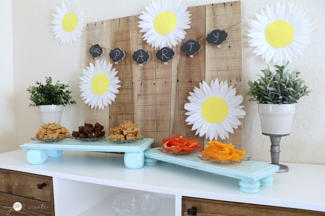 Repurposed drawer front serving trays