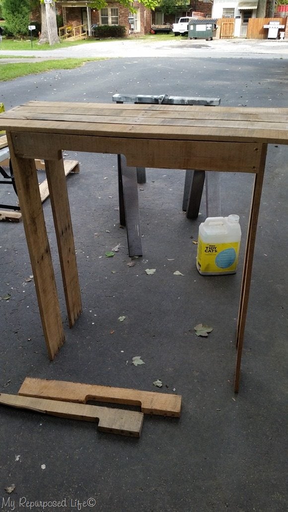 designing easy one pallet project potting table