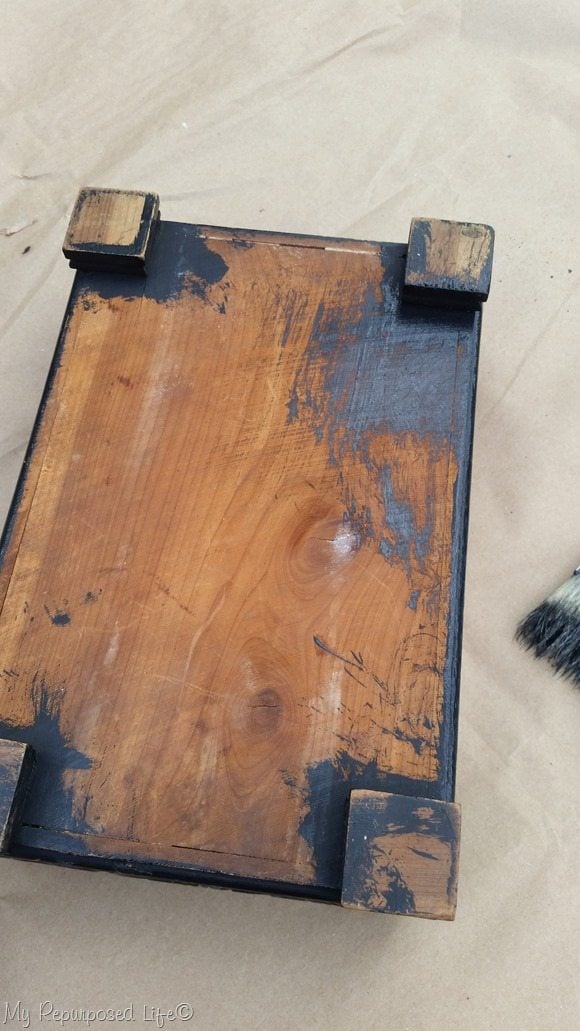 paint underside of wooden keepsake box