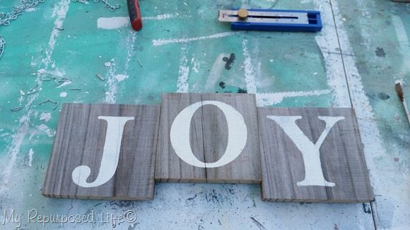 joy spindle sign for Christmas