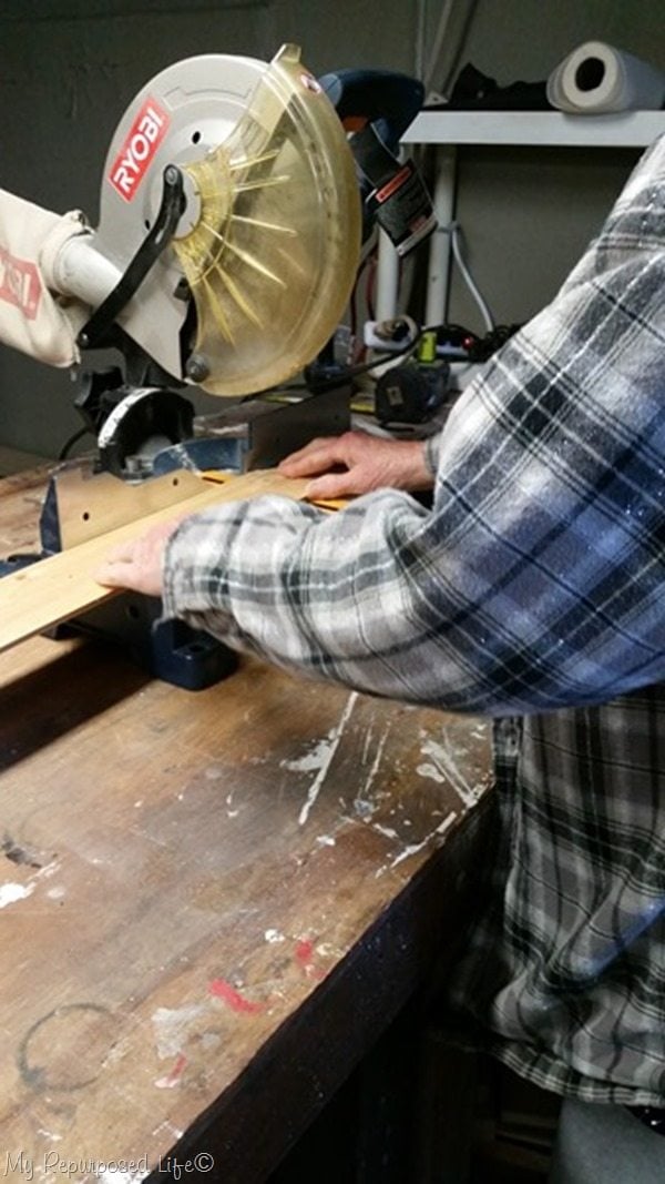 cut bead board on miter saw