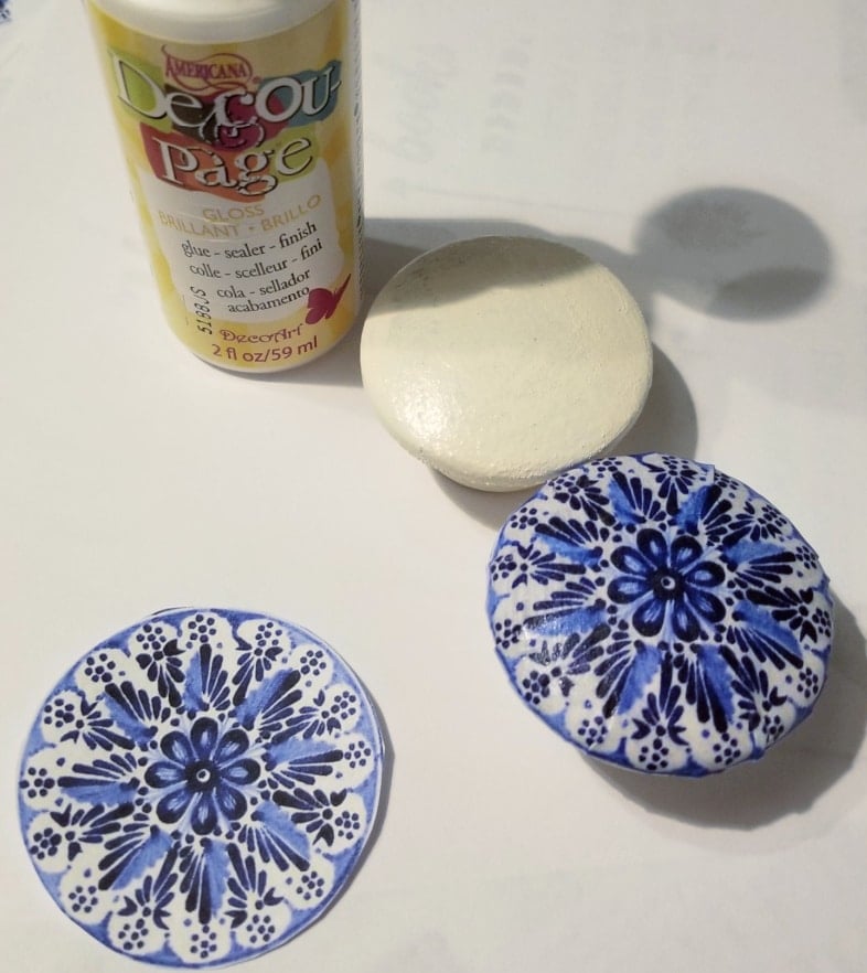 decoupage wooden dresser knobs to look like ceramic