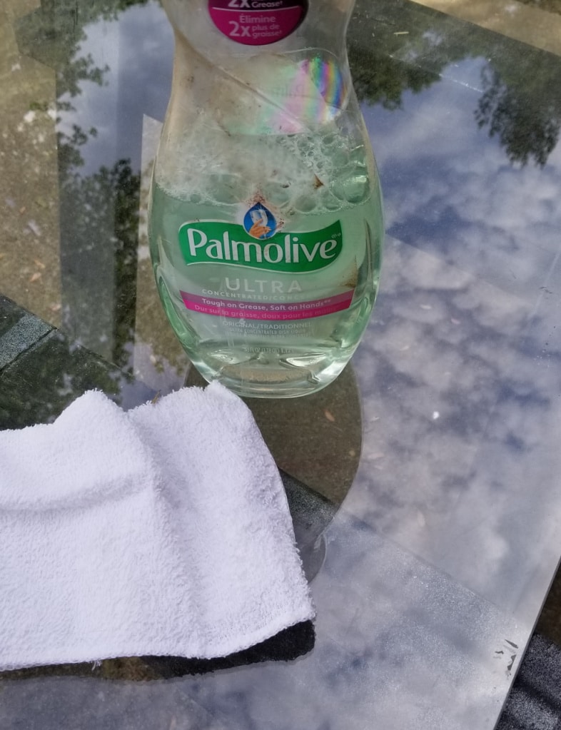 how to easily clean glass