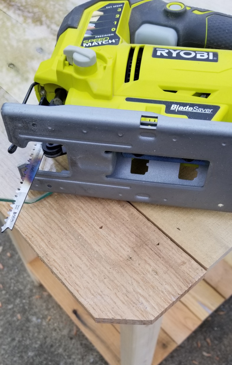 mark and cut angle on table top