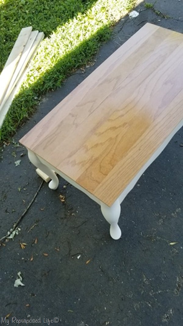 fitting queen anne coffee table base with hardwood flooring