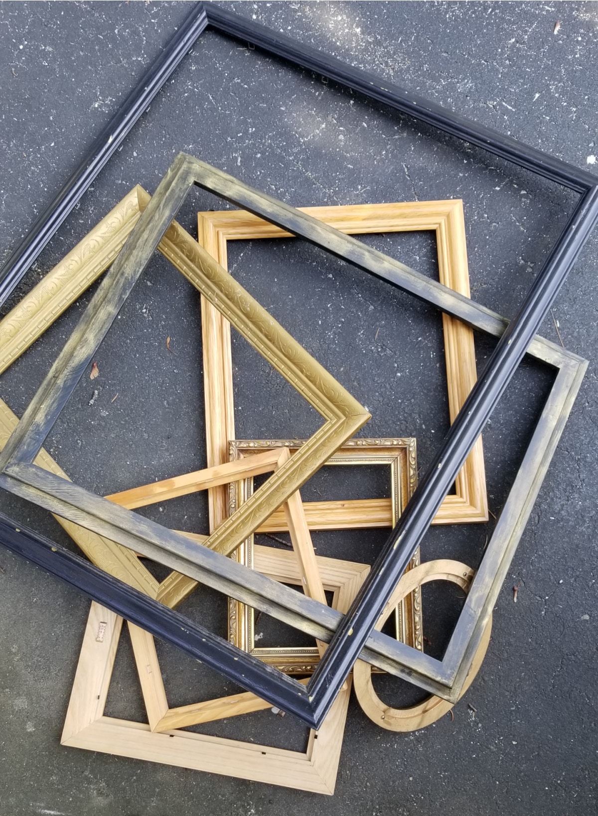 random thrift store frames ready to be painted