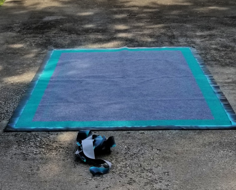 remove tape from rug