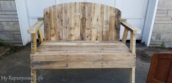 diy loveseat bench made from pallet boards